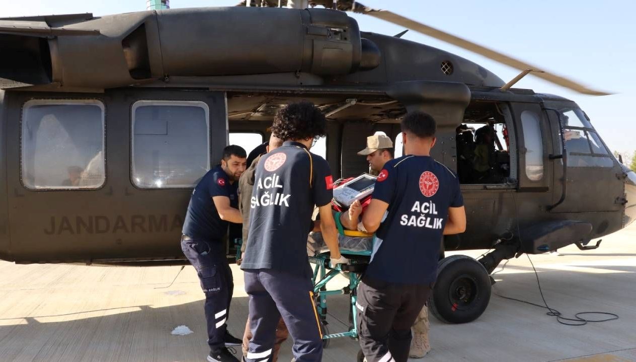 askeri helikopter yarali isci icin havalandi HvrrGKaR