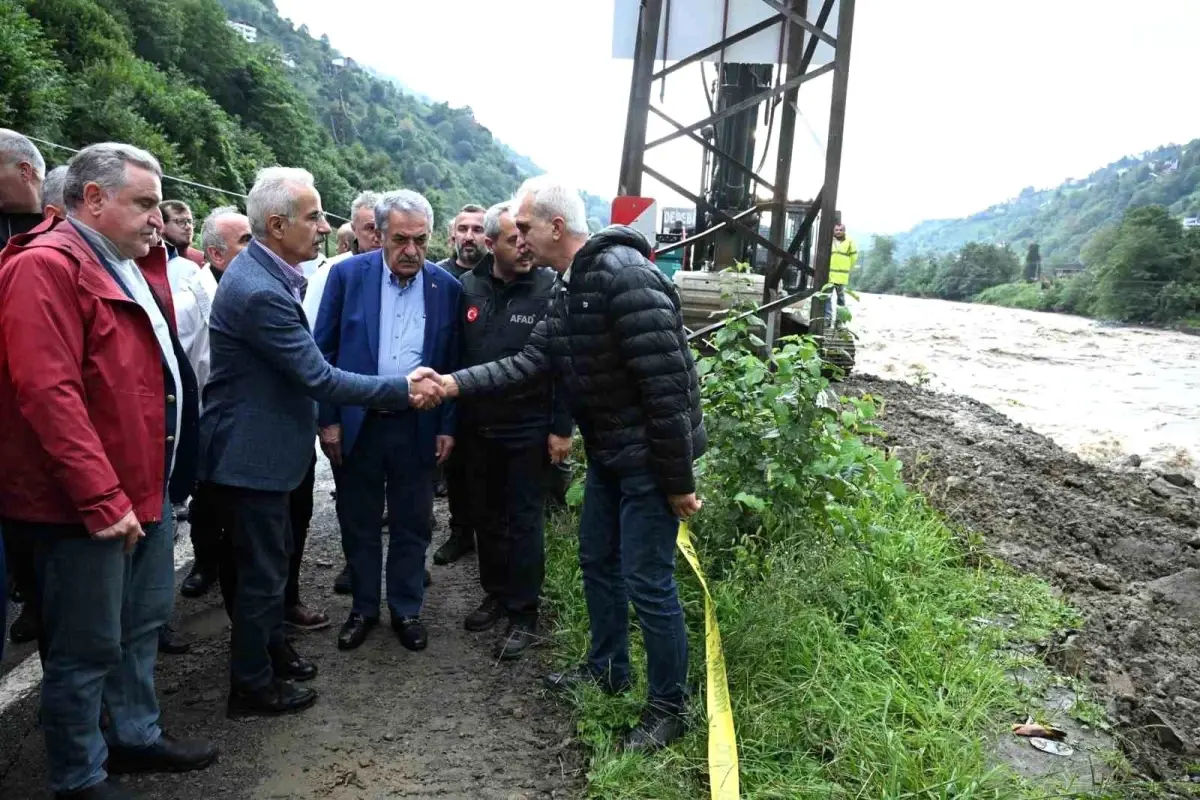 bakan uraloglu rizede sel calismalarini inceledi CODxum9w