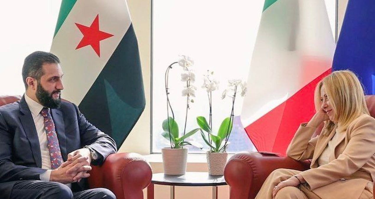 isin asli cok baska meloninin saraaya bakislarinin altinda ne yatiyor PkEUOUqw