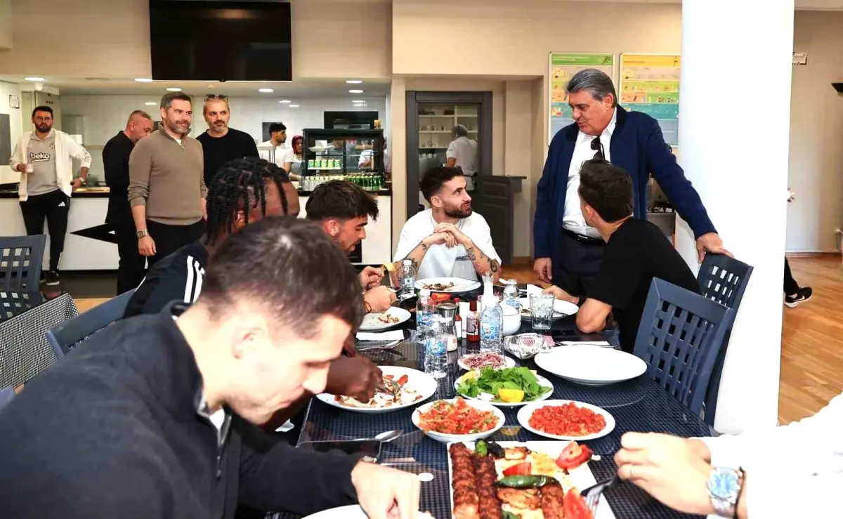 besiktasta fenerbahce maci oncesi moral yemegi DyD9fmS5.jpg