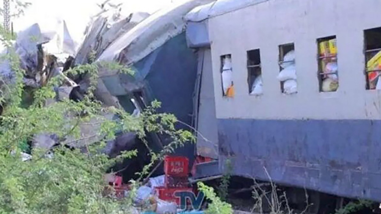 etiyopyada tren kazasinda 15 kisi oldu AlA1EaQX.jpg