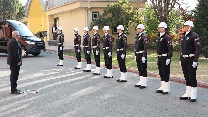 milli savunma bakani guler konyada incelemelerde bulundu pqfqU3We.jpg