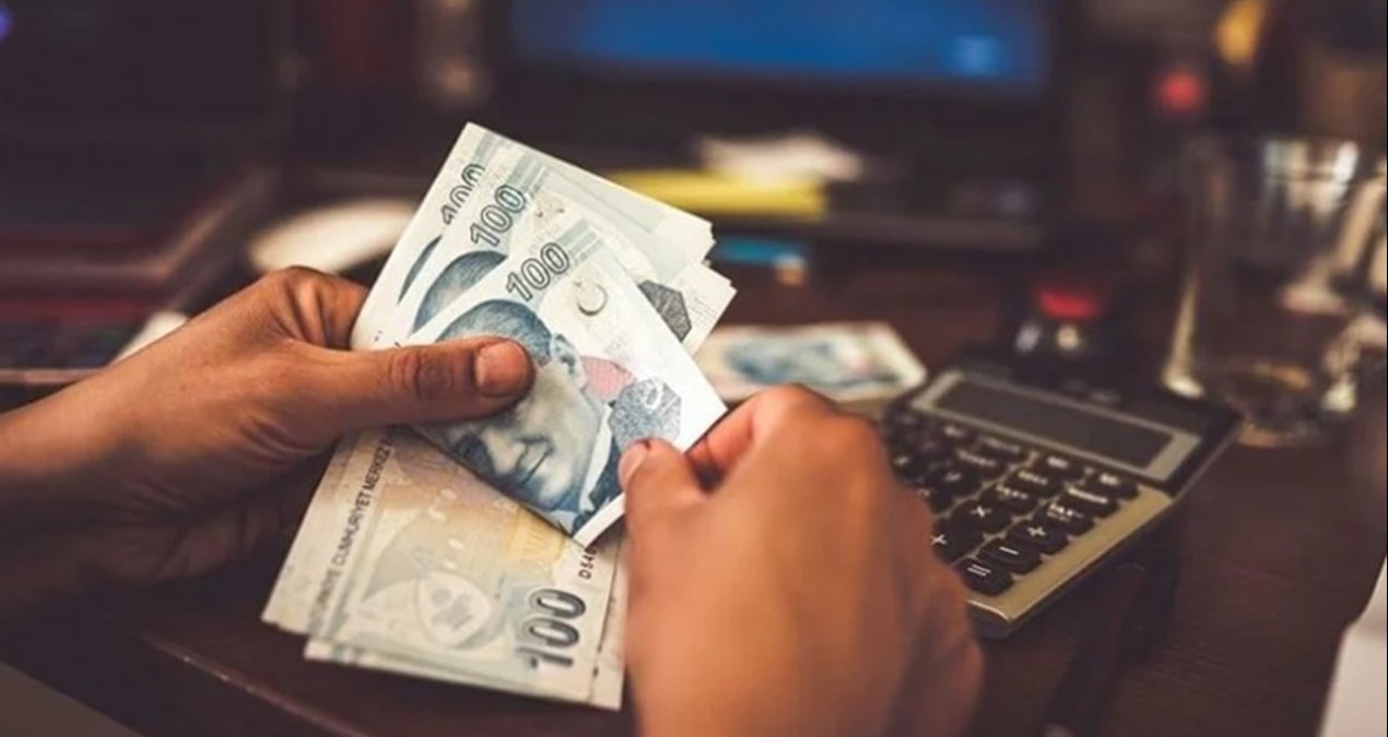 asgari-ucret-4-ayda-3-bin-585-lira-kaybetti-HSvendfr