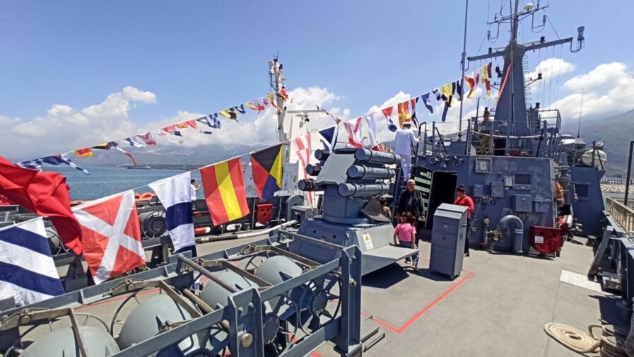 İskenderun’da TCG Karpaz ve TCSG-304 Savaş Gemileri Ziyarete Açıldı